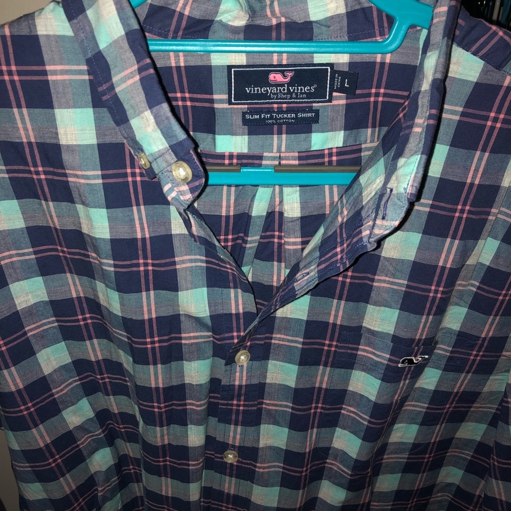 Vineyard Vines Button Down Size Large - image 2